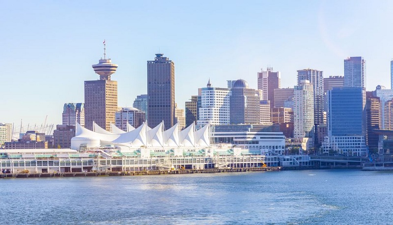 Đến Canada, lặng nghe chuyện tình lãng mạn Vancouver